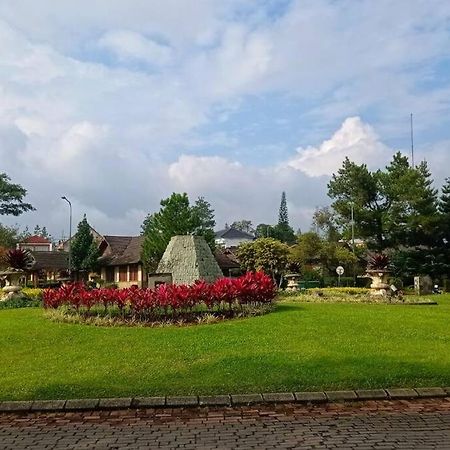 Designer Villa Tokyo Cianjur Ngoại thất bức ảnh