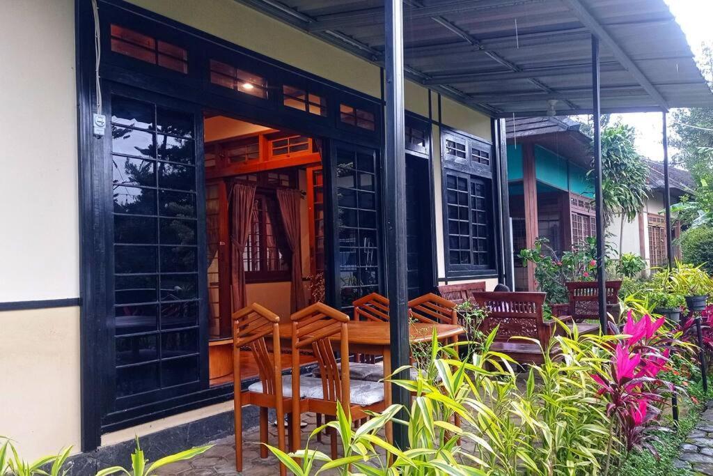 Designer Villa Tokyo Cianjur Ngoại thất bức ảnh