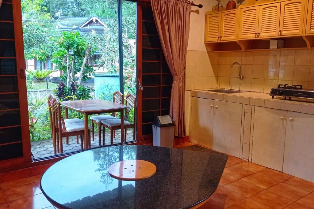 Designer Villa Tokyo Cianjur Ngoại thất bức ảnh