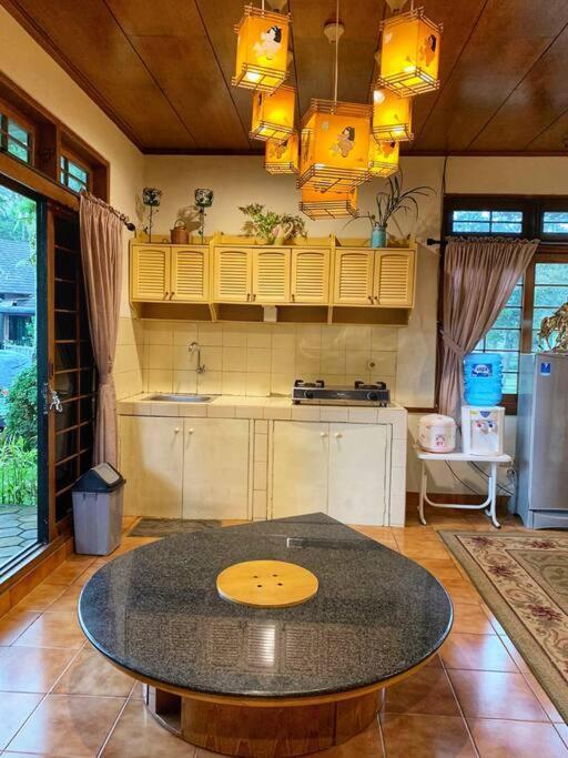 Designer Villa Tokyo Cianjur Ngoại thất bức ảnh